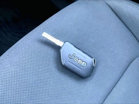 Used 2021 Jeep Wrangler Unlimited Sport image 28