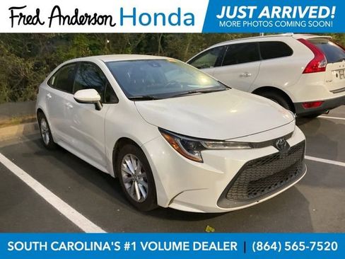 Used 2022 Toyota Corolla LE image 1