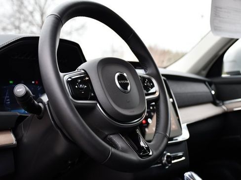 Certified 2025 Volvo XC90 B6 Plus image 11