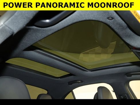 Used 2024 Mercedes-Benz C 300 4MATIC Sedan image 3