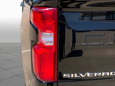 Used 2024 Chevrolet Silverado 1500 LTZ AWD/4WD image 29