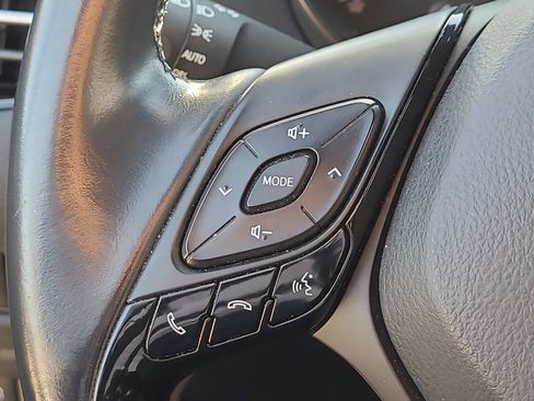 Used 2018 Toyota C-HR image 27