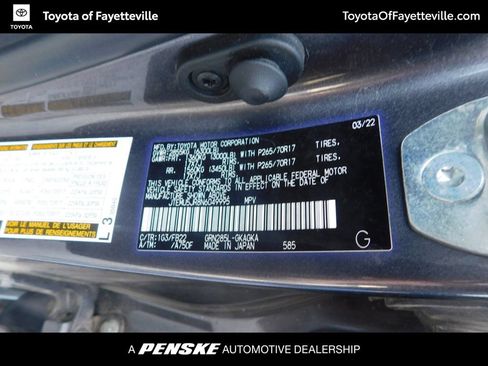 Used 2022 Toyota 4Runner SR5 AWD/4WD image 11