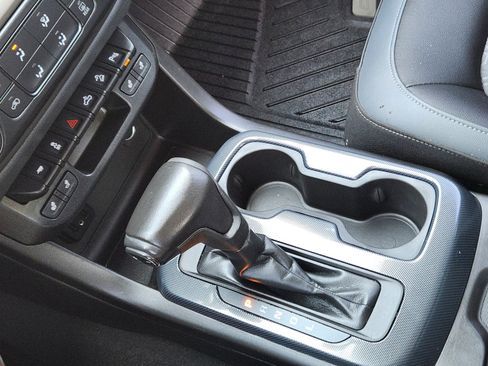 Used 2019 Chevrolet Colorado Z71 RWD image 15