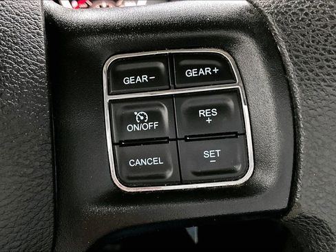 Used 2018 RAM 1500 Express AWD/4WD image 12