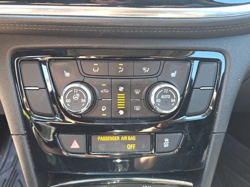 Used 2018 Buick Encore Essence FWD image 21