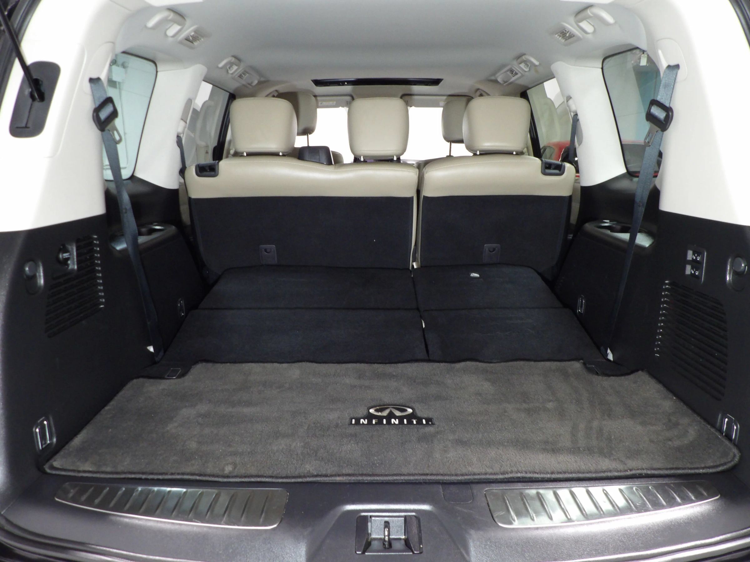 Used 2023 INFINITI QX80 Premium Select w/ Cargo Package AWD/4WD image 10