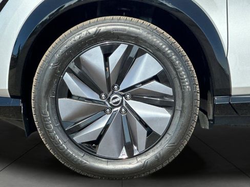 Used 2023 Nissan Ariya AWD image 32