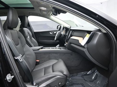 New 2026 Volvo XC60 B5 Ultra w/ Protection Package Premier image 27
