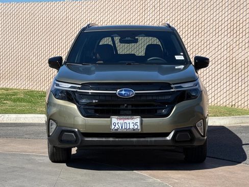 Used 2025 Subaru Forester Touring AWD/4WD image 9