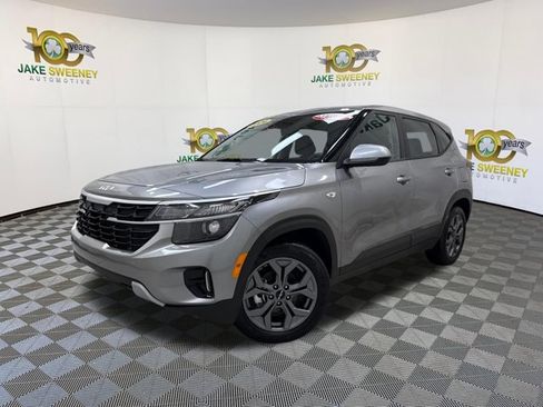 Certified 2026 Kia Seltos LX FWD image 4