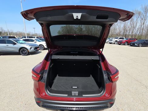 Certified 2025 Chevrolet Trax RS w/ Sunroof Package image 32