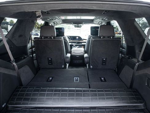 Used 2023 Cadillac Escalade Sport Platinum RWD image 10