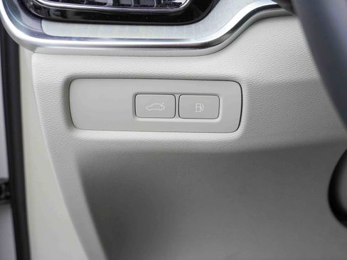 Used 2024 Volvo S60 T8 Plus w/ Climate Package image 17