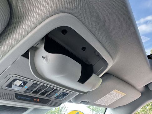 Certified 2022 Ford Explorer XLT w/ Equipment Group 202A image 29