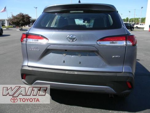 Used 2024 Toyota Corolla Cross L AWD/4WD image 3