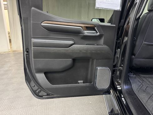 Used 2024 Chevrolet Silverado 1500 High Country w/ High Country Premium Package AWD/4WD image 16