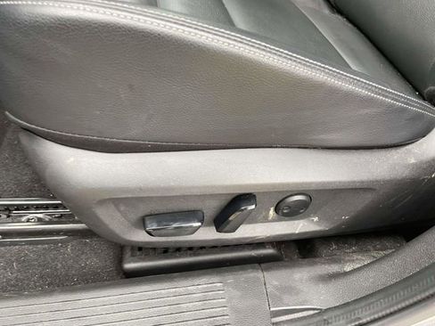 Used 2023 Nissan Rogue SL w/ SL Premium Package image 17