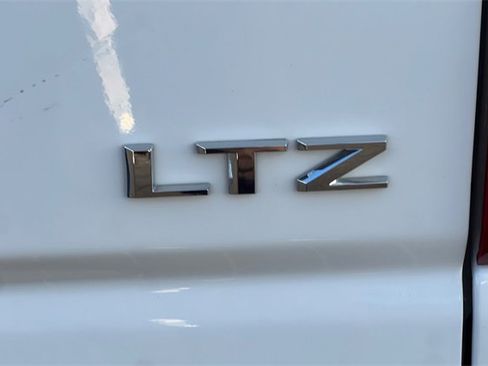 Used 2021 Chevrolet Silverado 2500 LTZ w/ LTZ Premium Package image 38