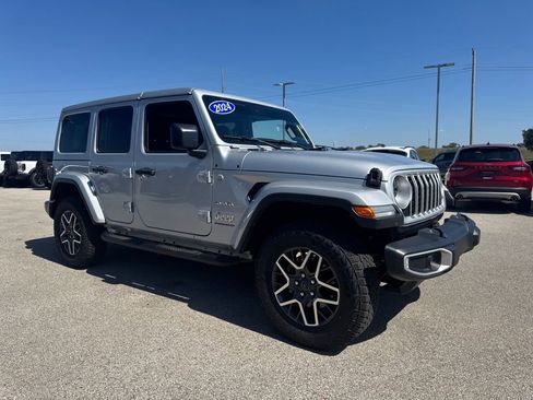 Used 2024 Jeep Wrangler Sahara w/ Technology Group image 9