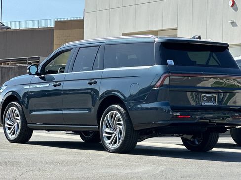 New 2026 Lincoln Navigator L Reserve AWD/4WD image 5