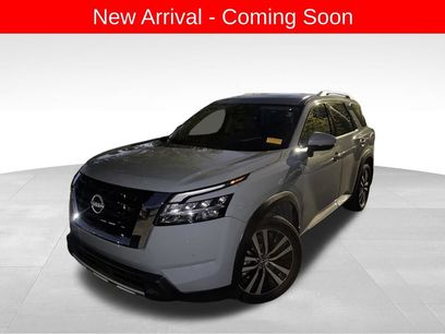 Used 2024 Nissan Pathfinder Platinum w/ Cargo Package