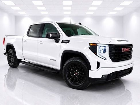 Used 2025 GMC Sierra 1500 Elevation w/ Elevation Premium Package AWD/4WD image 8