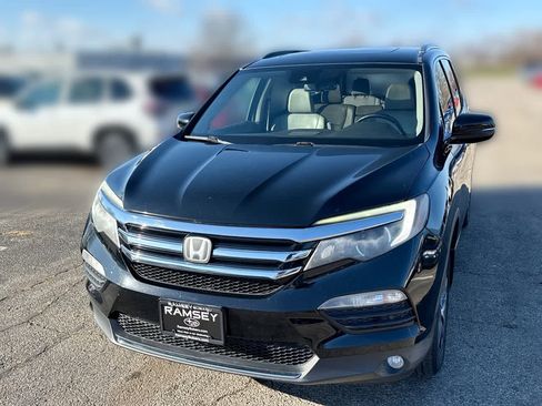 Used 2016 Honda Pilot Touring image 1