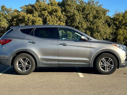 Used 2017 Hyundai Santa Fe Sport image 3