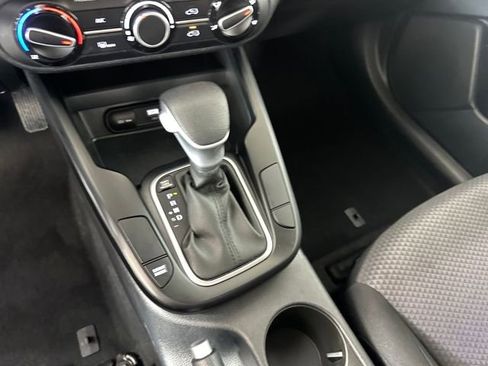 Used 2025 Kia Soul LX w/ LX Technology Package image 20