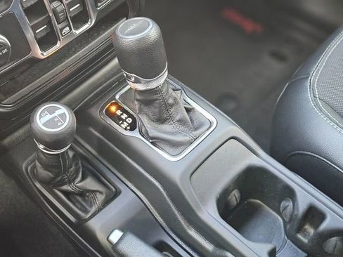 Used 2023 Jeep Gladiator Sport S image 26