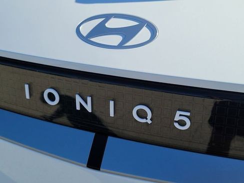New 2026 Hyundai Ioniq 5 SE image 24