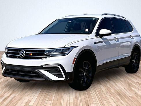 Used 2022 Volkswagen Tiguan SE AWD/4WD image 1