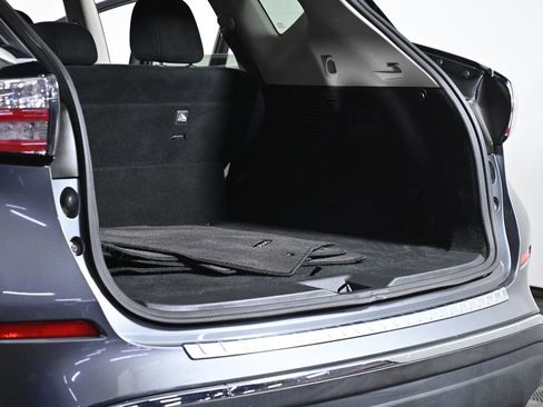 Used 2017 Nissan Murano SV w/ Visibility Package image 32