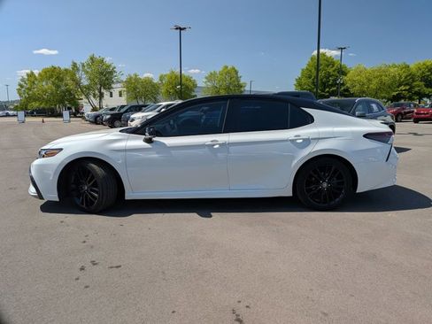 Used 2022 Toyota Camry XSE image 8