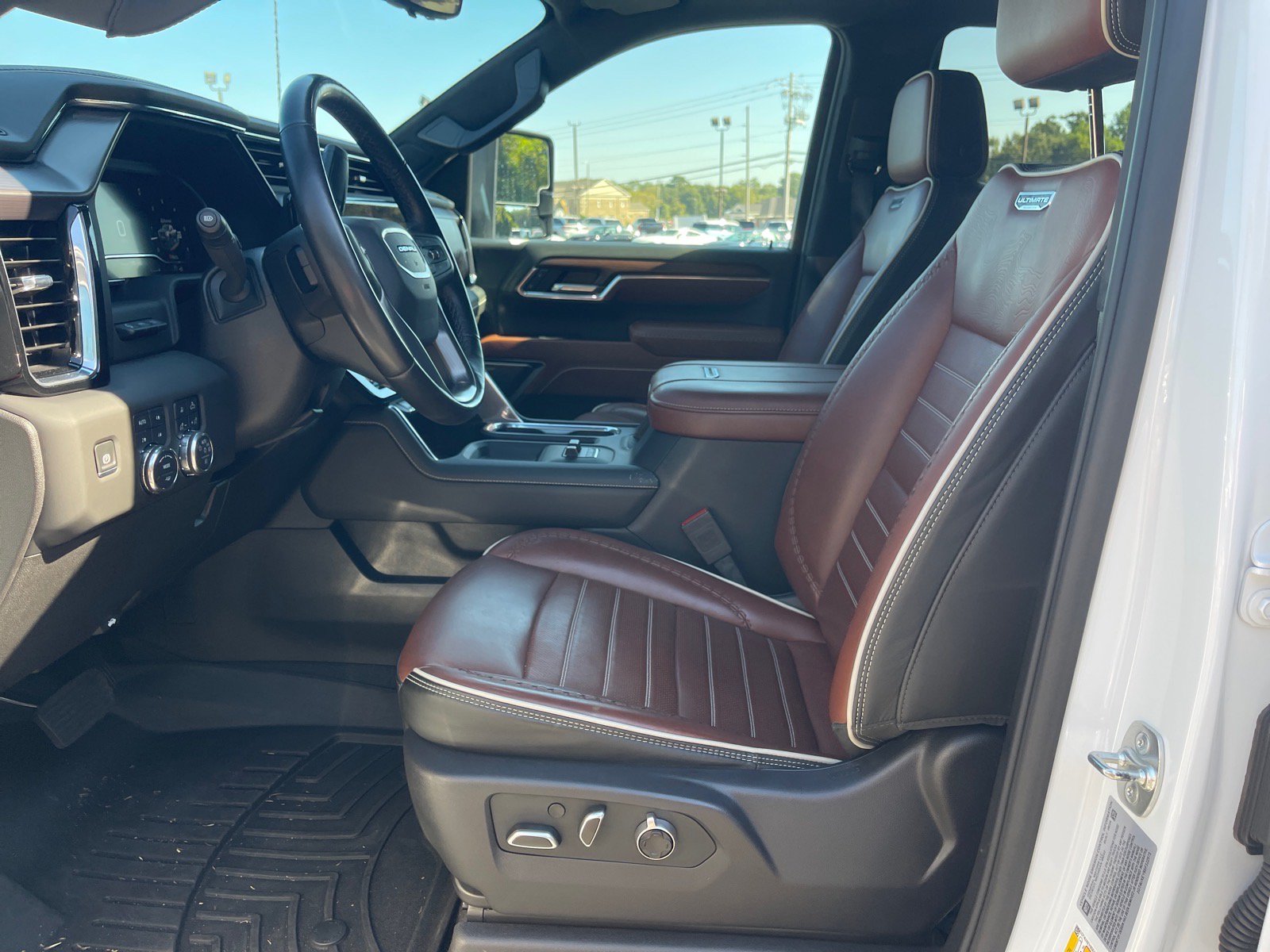 Used 2025 GMC Sierra 2500 Denali Ultimate w/ Max Trailering Package AWD/4WD image 10