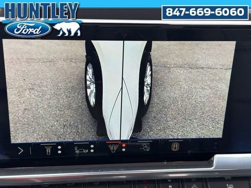 Used 2025 Chevrolet Silverado 1500 LTZ AWD/4WD image 33