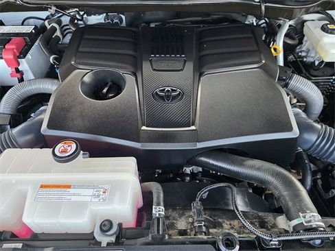 Used 2022 Toyota Tundra SR5 w/ SR5 Convenience Package image 20