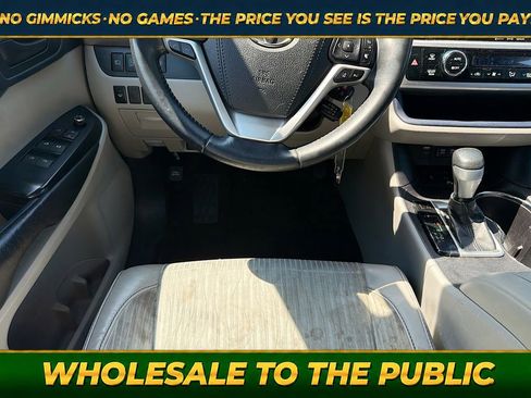 Used 2018 Toyota Highlander Plus AWD/4WD image 17