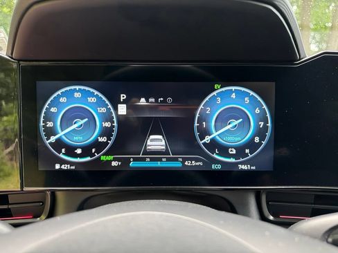 Certified 2025 Hyundai Elantra SEL FWD image 21