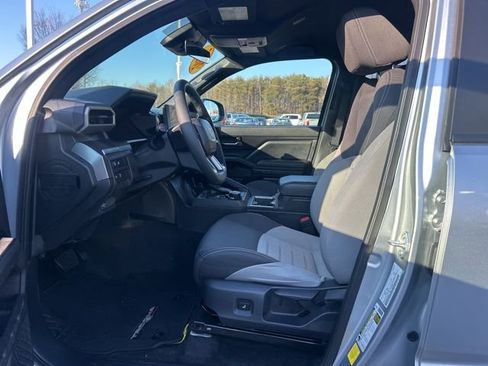 Used 2025 Toyota Tacoma TRD Off-Road image 14