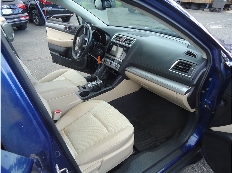 Used 2016 Subaru Outback 2.5i Premium AWD/4WD image 14