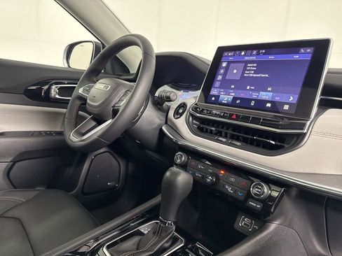 Used 2022 Jeep Compass Limited w/ Sun and Sound Group image 9