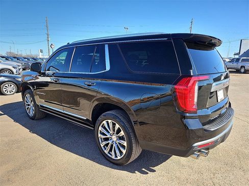 Used 2021 GMC Yukon Denali w/ Denali Premium Package image 4