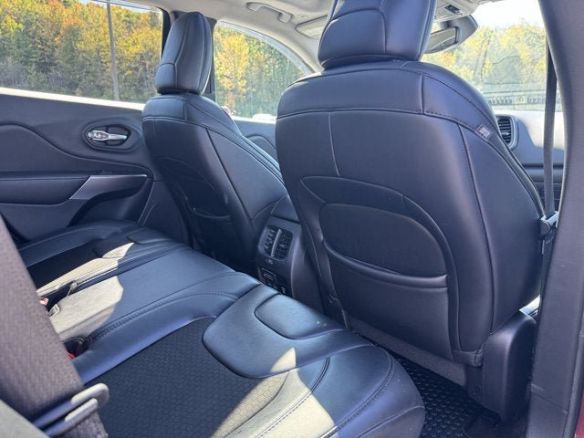 Used 2019 Jeep Cherokee Latitude Plus w/ Comfort/Convenience Group AWD/4WD image 15