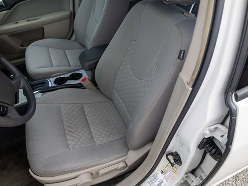 Used 2011 Ford Fusion S FWD image 10