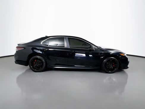 Used 2021 Toyota Camry SE w/ Convenience Package FWD image 3