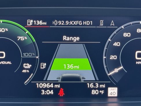 Used 2024 Audi Q4 e-tron Premium Plus w/ Premium Plus image 23