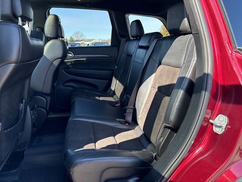 Used 2019 Jeep Grand Cherokee Altitude image 23