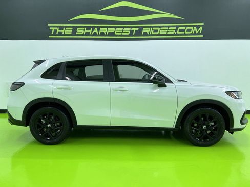 Used 2023 Honda HR-V Sport image 11